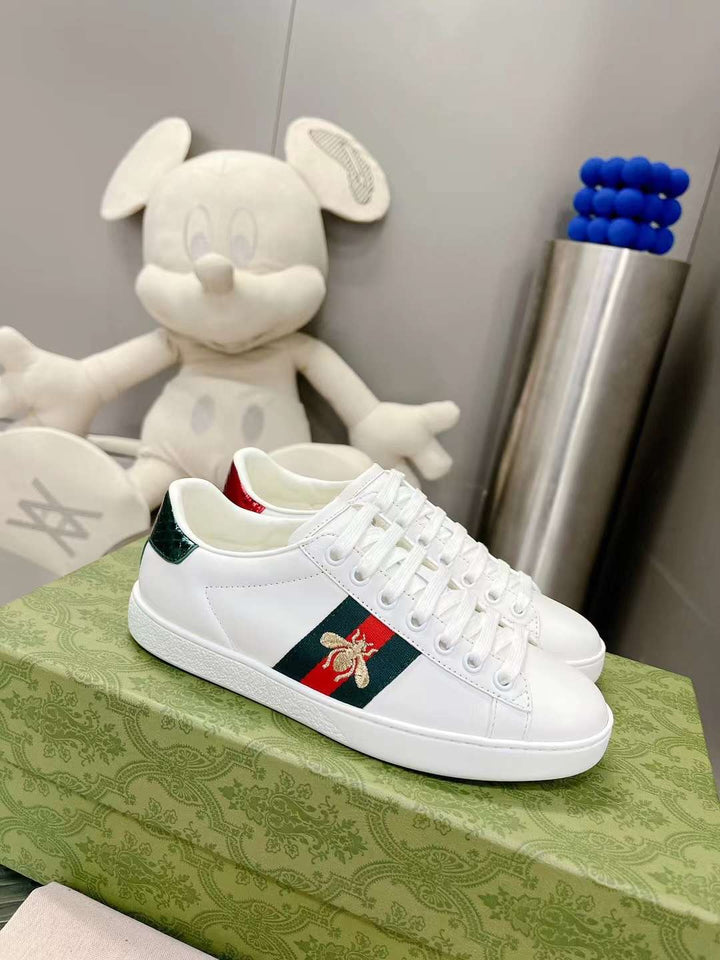 Premium Sneakers – White Leather with Signature Web Stripe