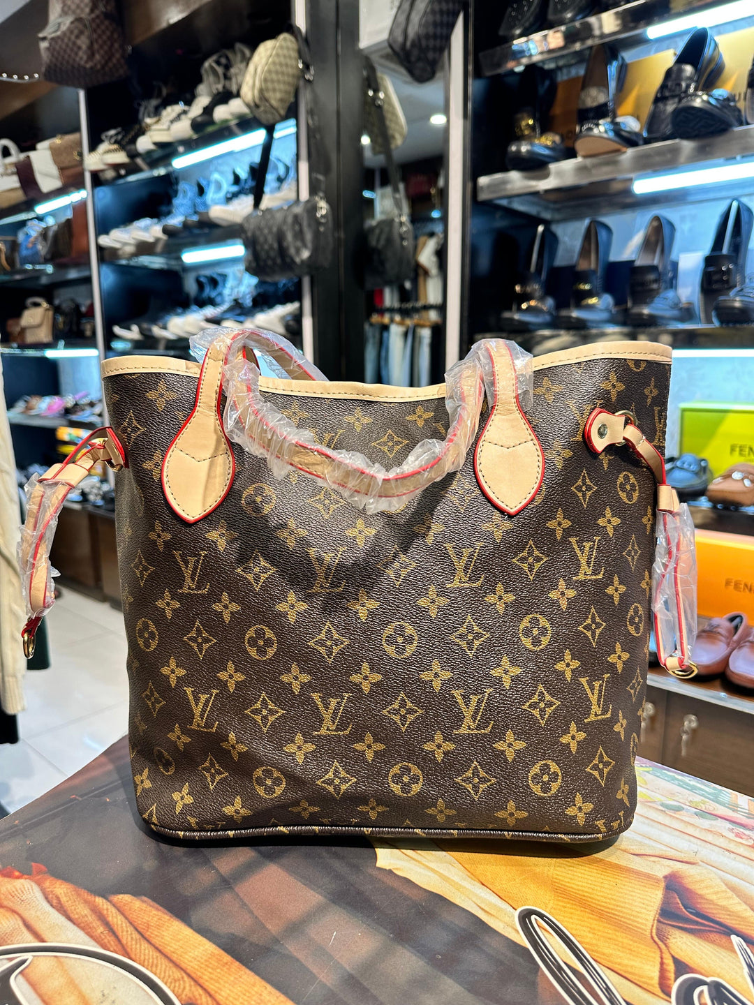 Louis Vuitton Monogram Canvas Neverfull MM Tote Bag with Pouch