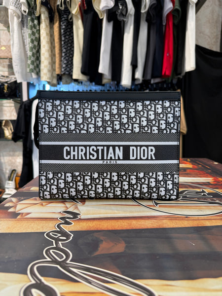 Sleek Men's Patterned Canvas Carryall