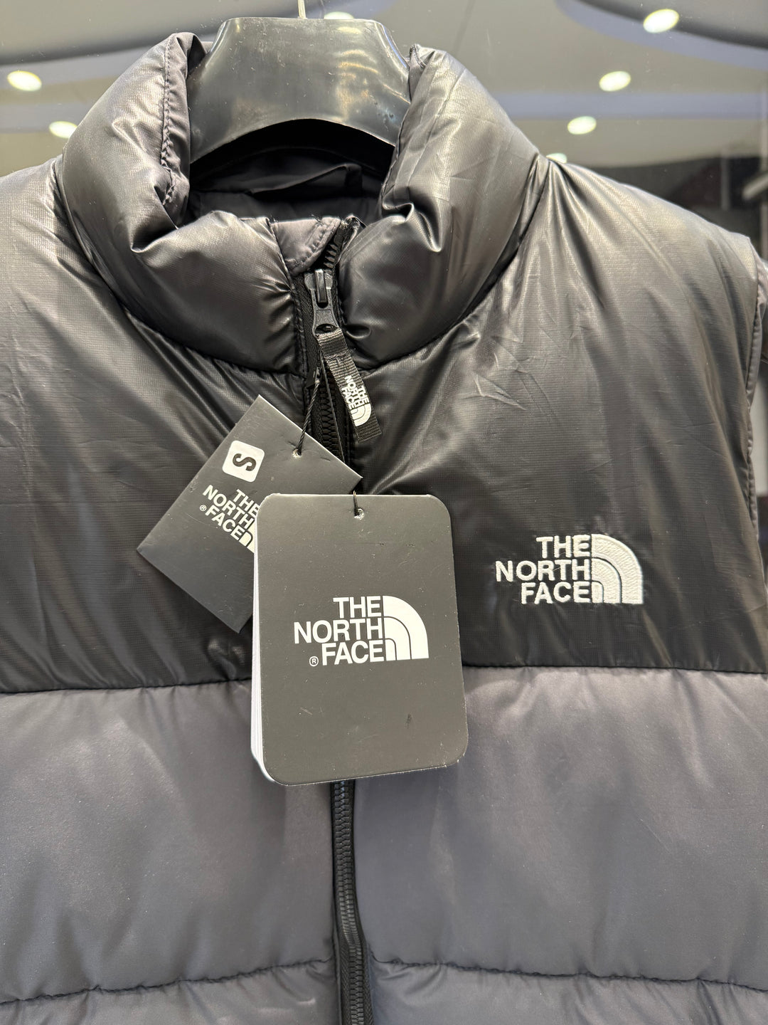 The North Face Men’s Puffer Sleeveless Jacket | Dark Grey & Black