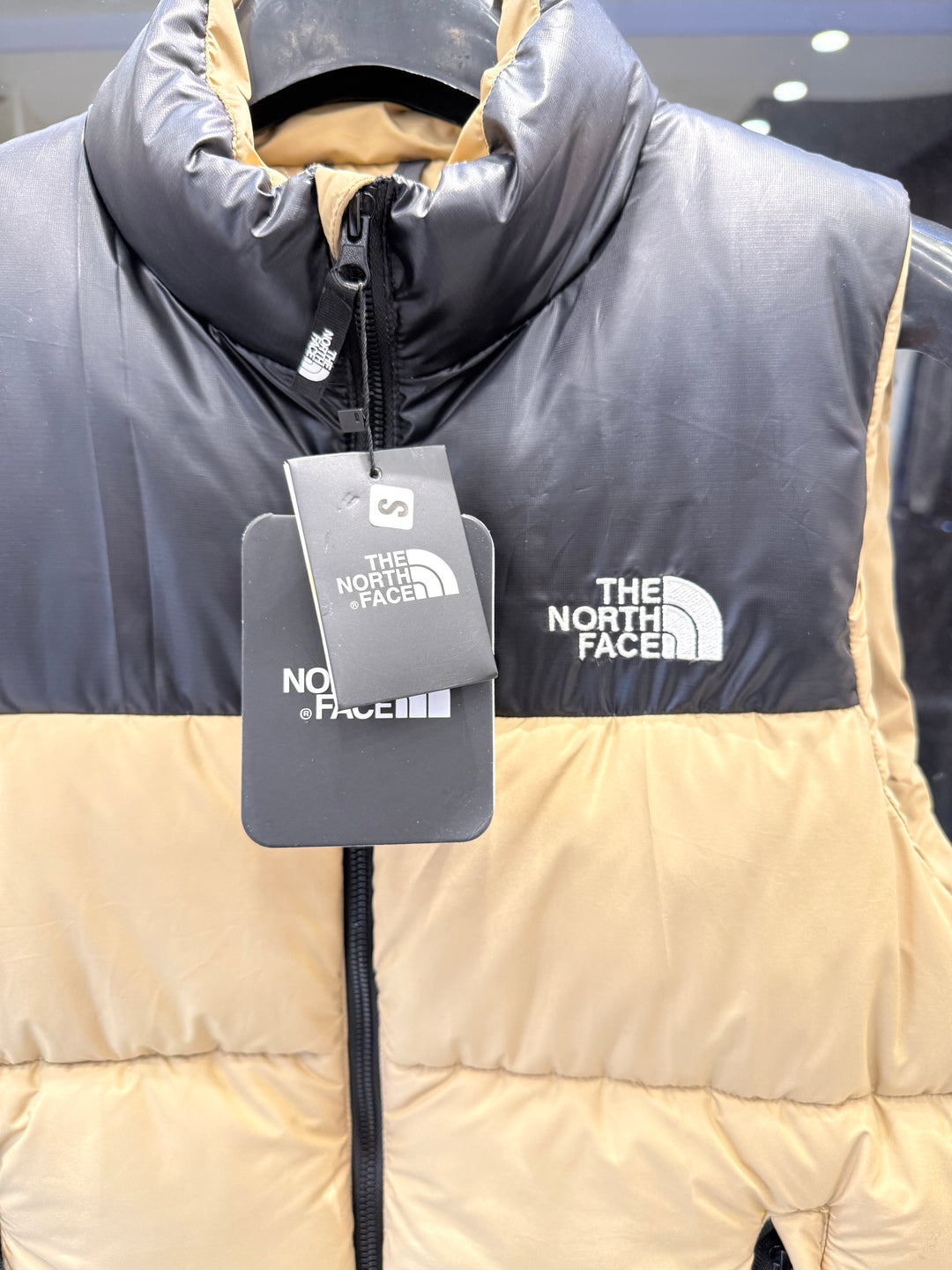 The North Face Men’s Puffer Sleeveless Jacket | Beige & Black