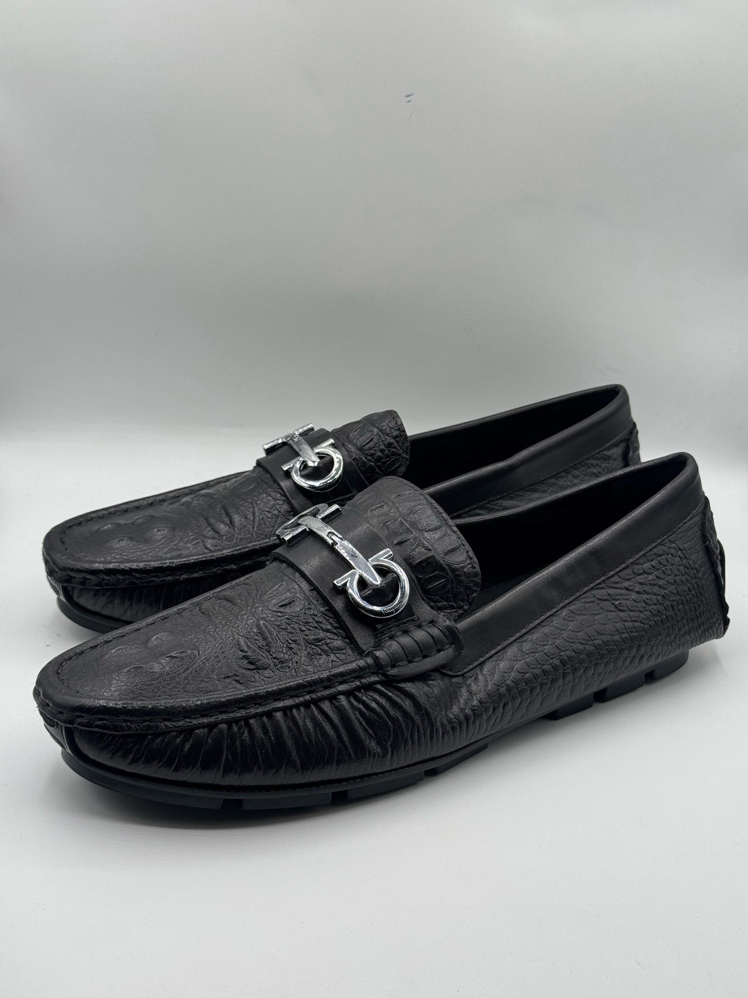 Ferragamo Premium Quality Black Loafer With Buckle
