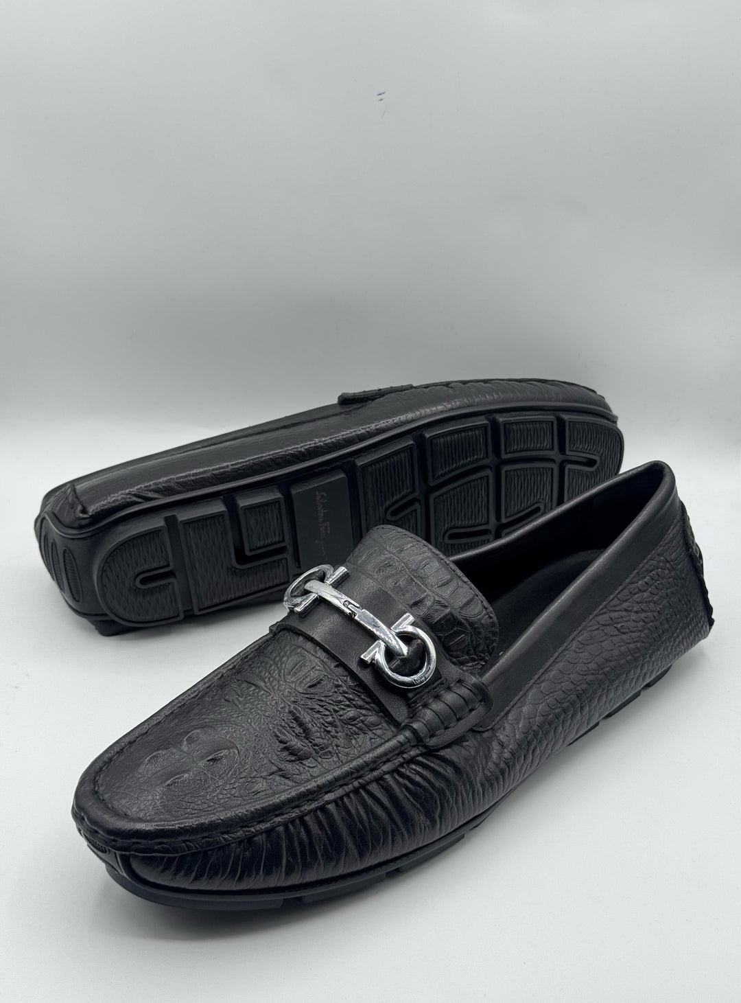 Ferragamo Premium Quality Black Loafer With Buckle