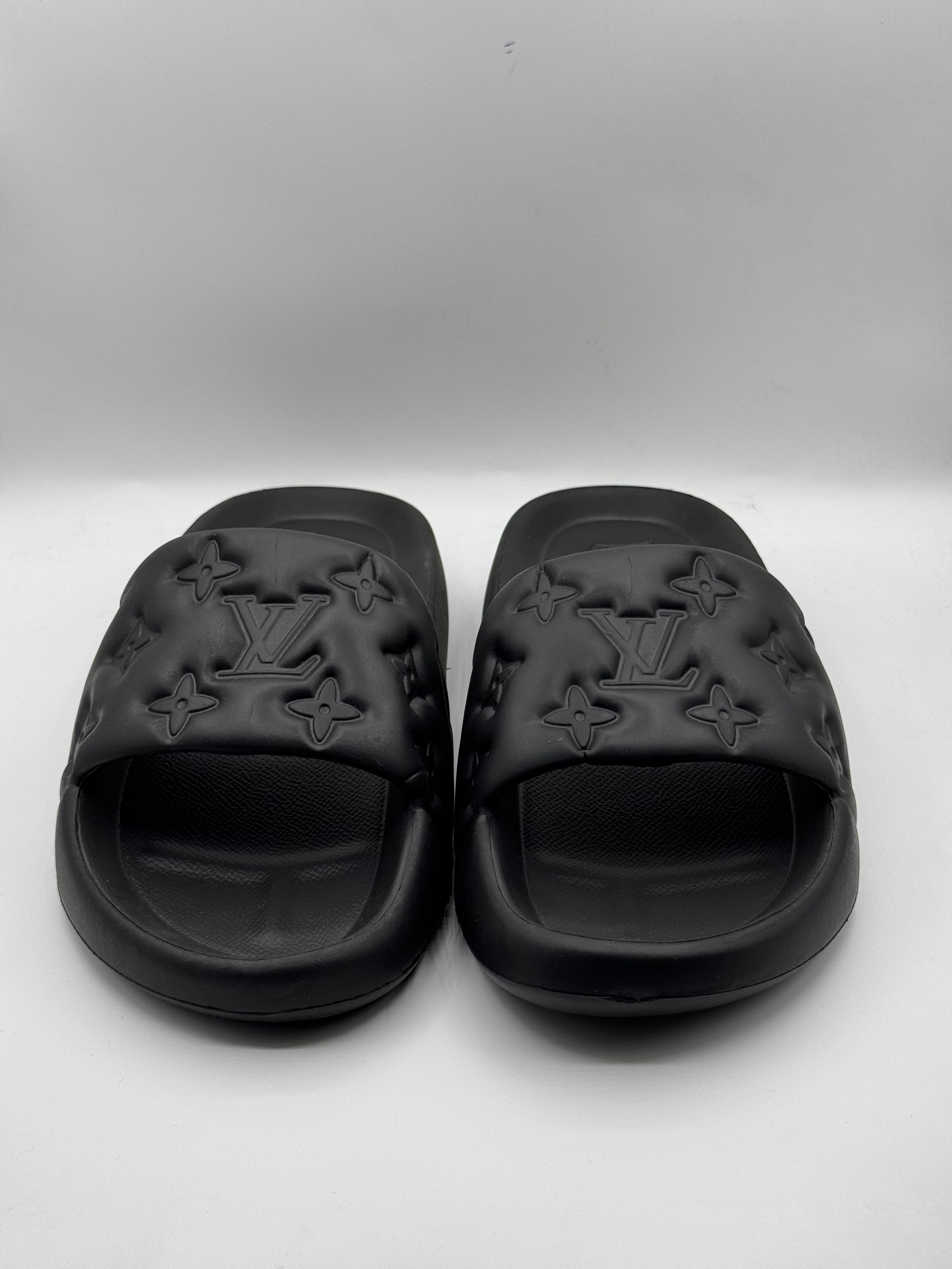 631DAEC3-8740-46DB-AF1E-FD970C6671CD Lv Medicated Black Slipper