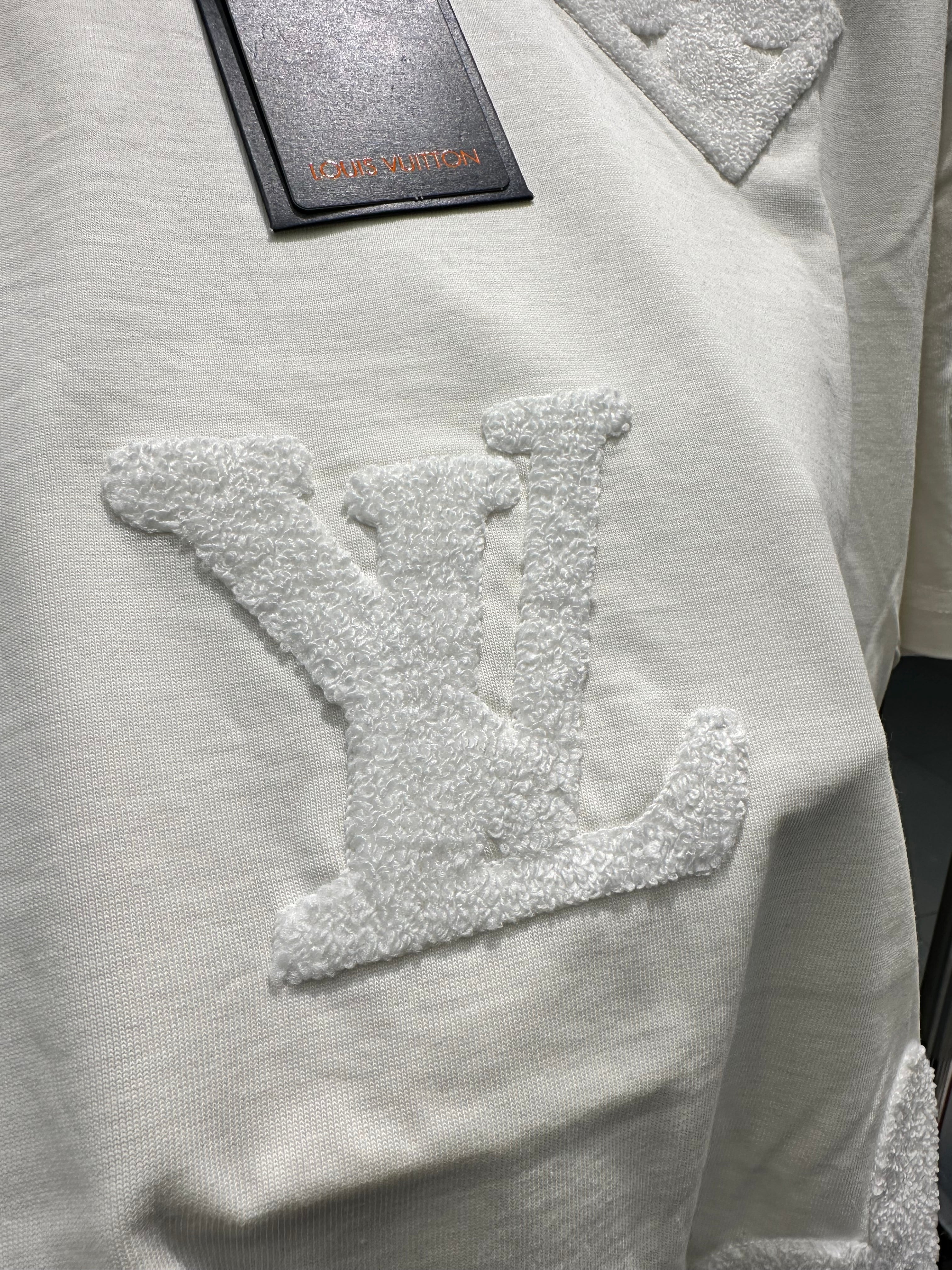 louis vuitton men's white 3d monogram embossed cotton t shirt louis vuitton men's white 3d monogram embossed cotton t shirt