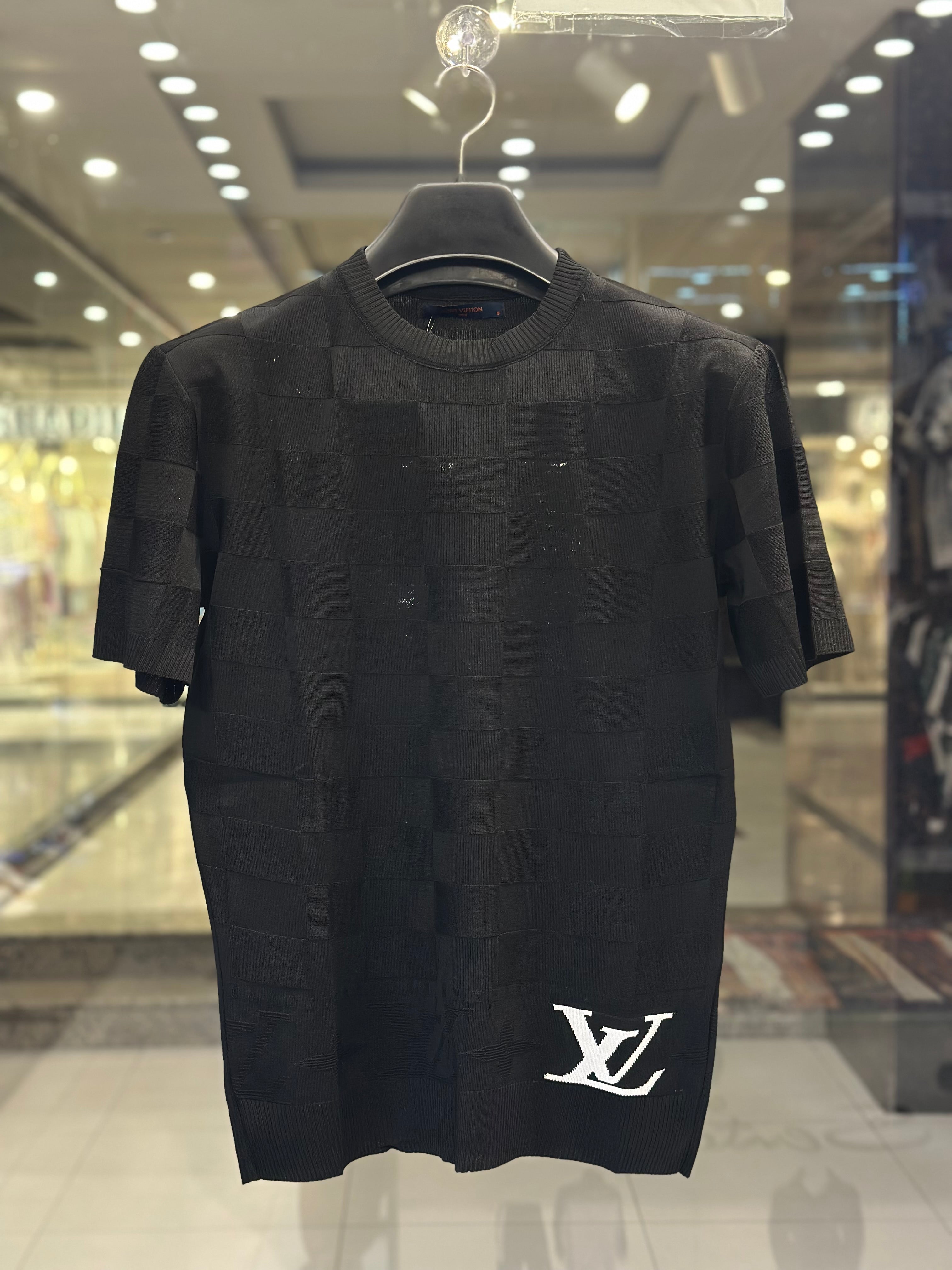 louis vuitton men's black damier knit t shirt with logo louis vuitton men's black damier knit t shirt with logo