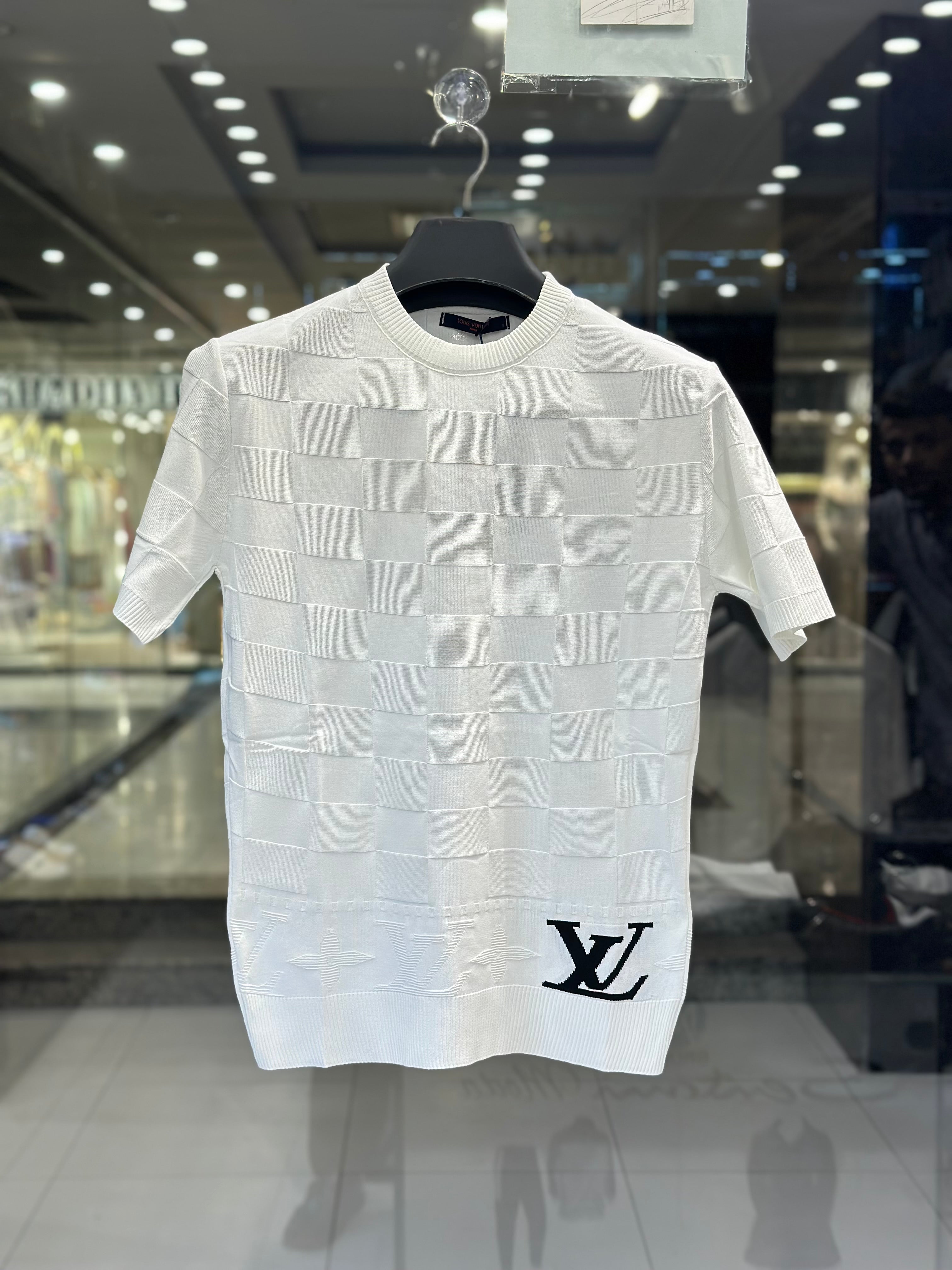 louis vuitton men's white damier knit t shirt with logo louis vuitton men's white damier knit t shirt with logo