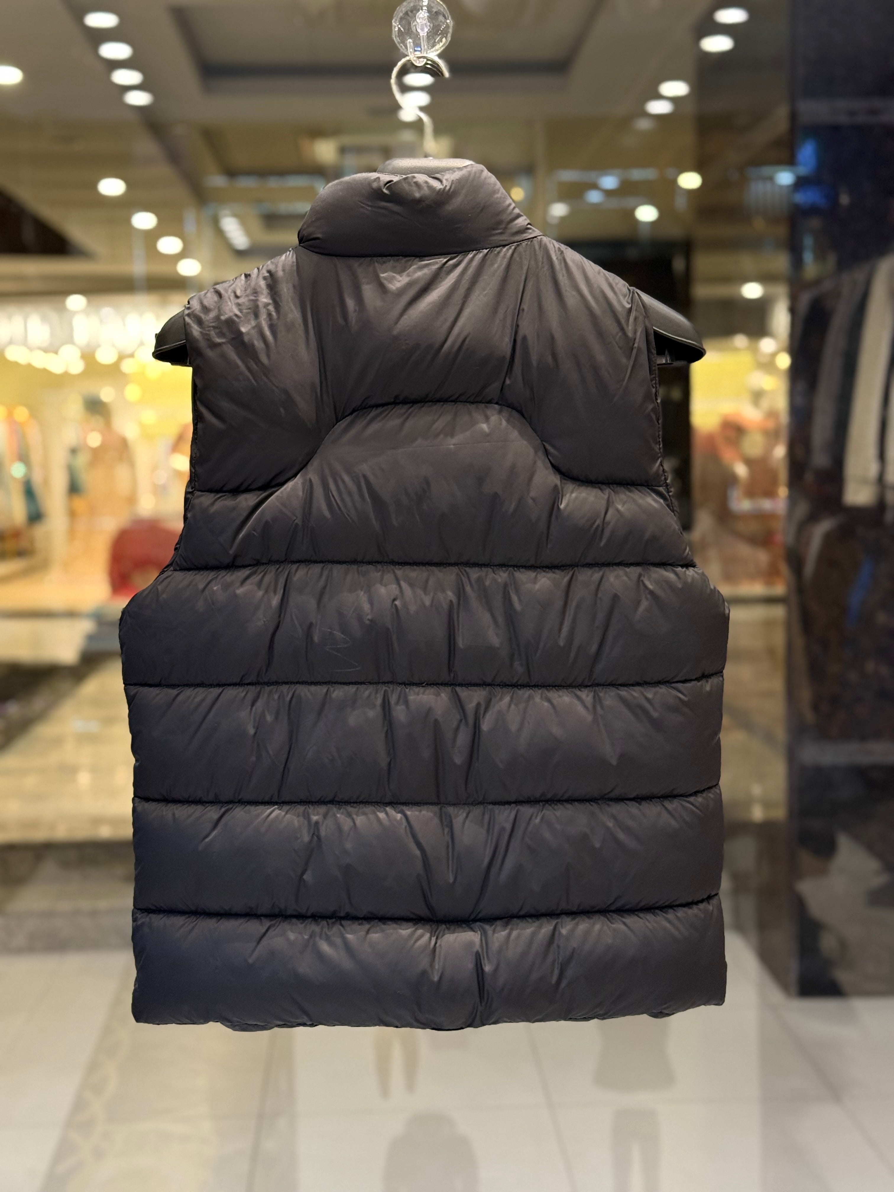 IMG_0680 Polo Ralph Lauren Half Sleeve Black Zip Jacket for Men – Premium Casual Wear - Image 2