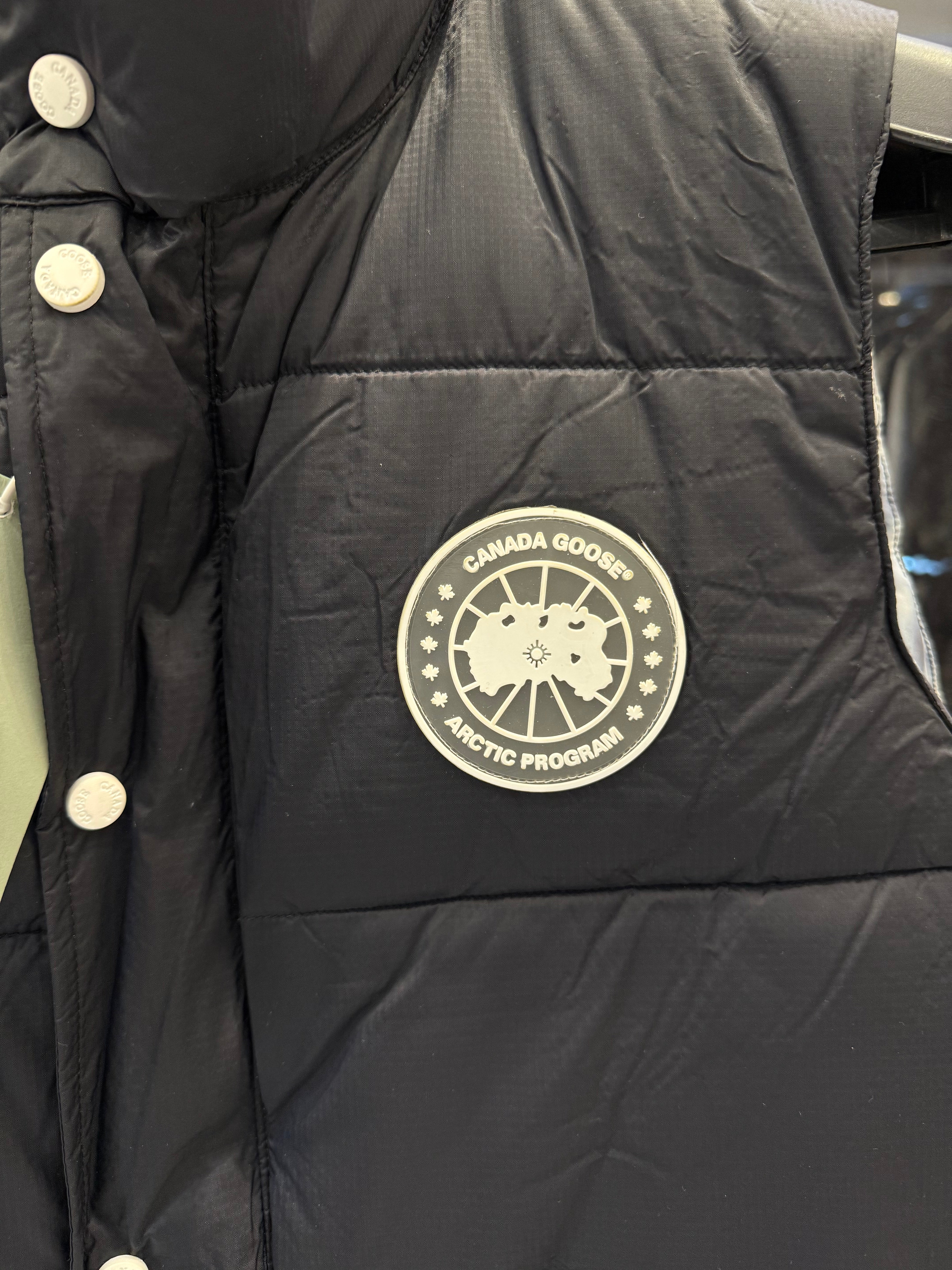 IMG_0840 Premium Canada Goose Black Puffer Vest - Image 4