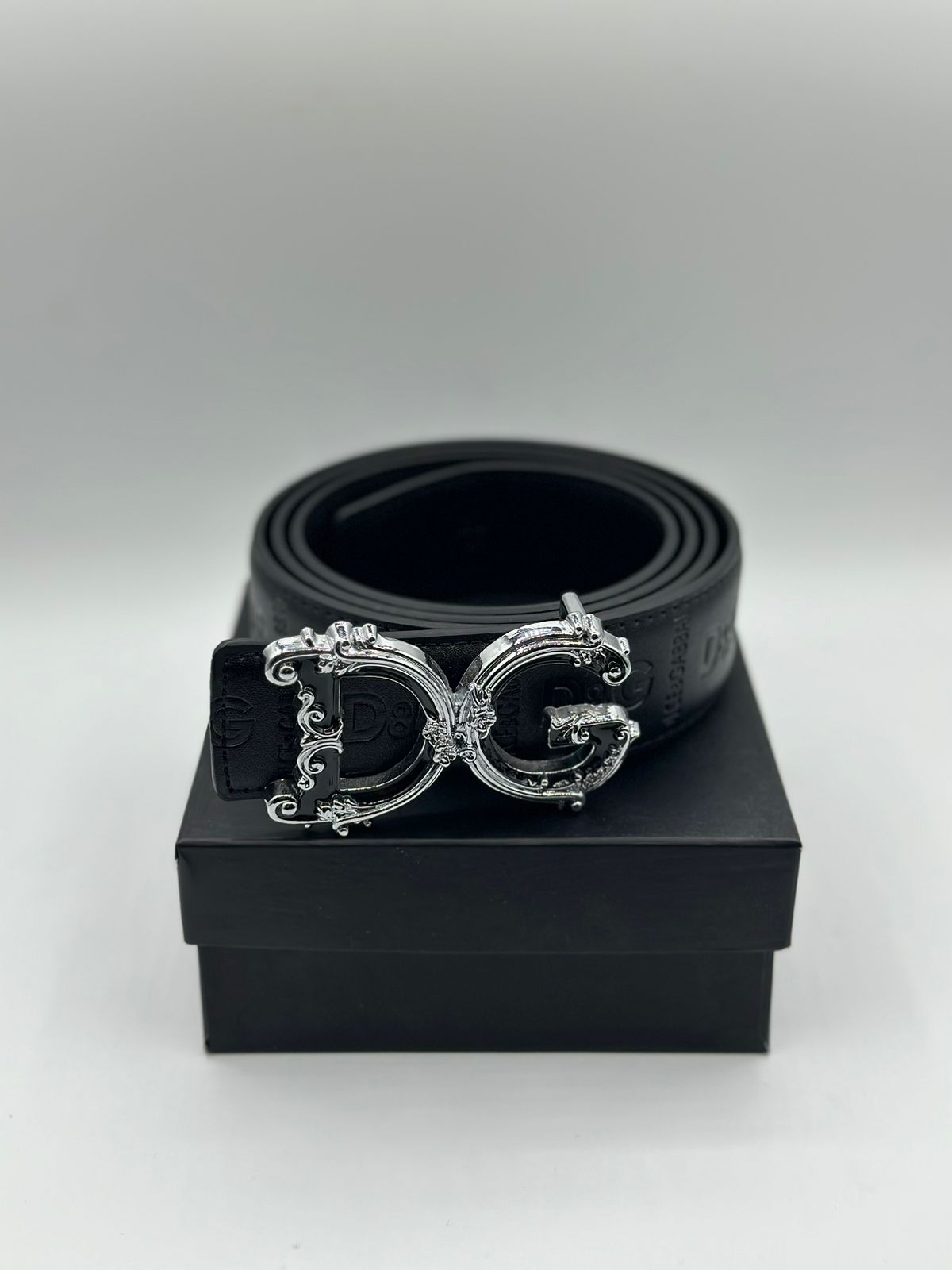 d&g genuine black leather signature sliver belt d&g genuine black leather signature sliver belt