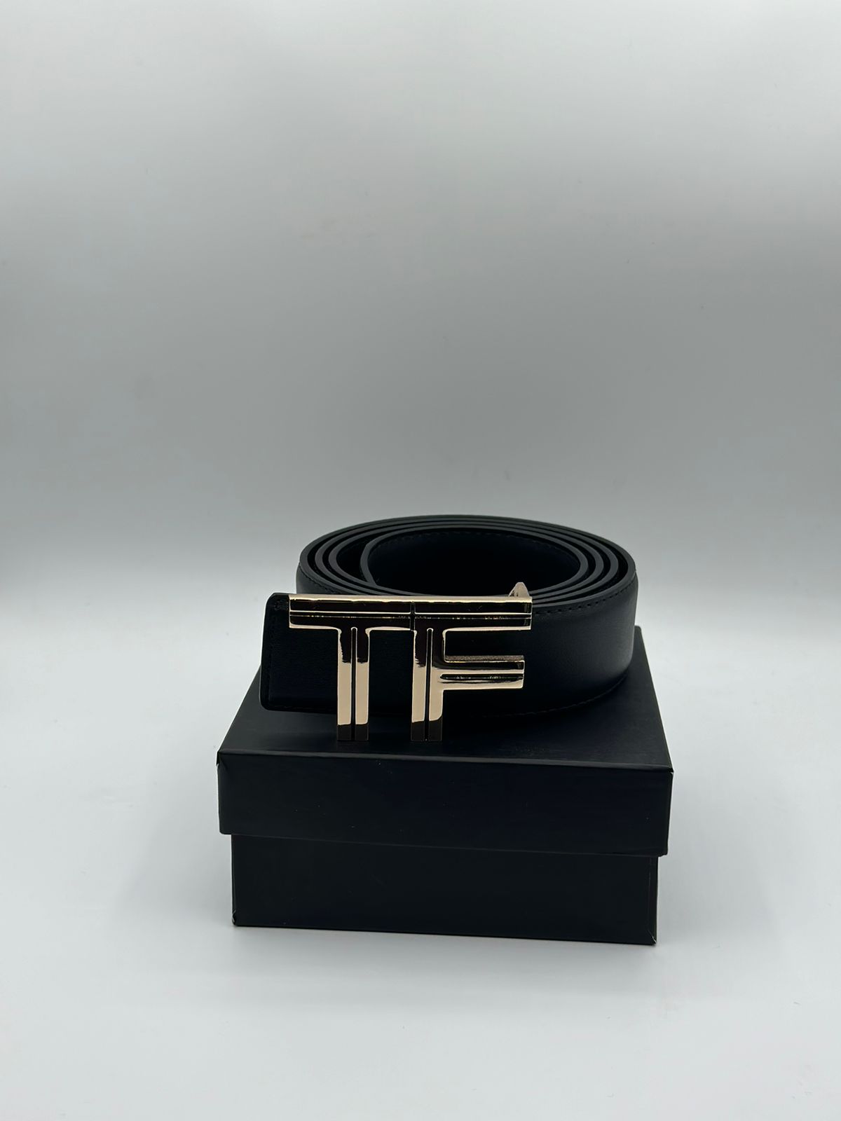 WhatsAppImage2024-09-14at18.21.56_349203eb-644e-4c30-bc91-fa27dd6340ed Tom Ford Genuine Black Leather Signature Golden Belt - Image 2