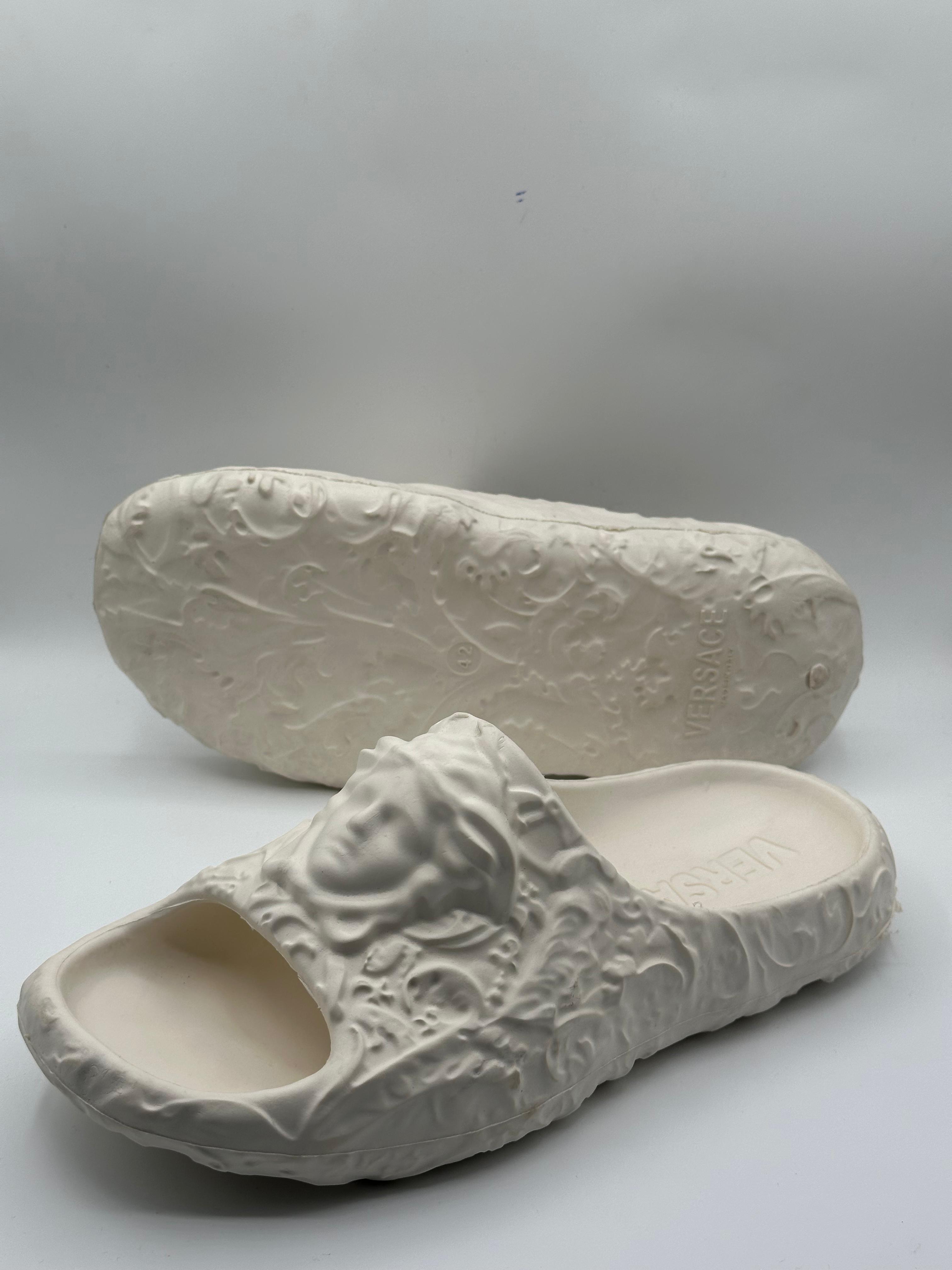 WhatsAppImage2024-09-28at19.18.41 VERSACE Medusa Barocco Baroque 3D Molded Rubber Pool Sandals Slipper - Image 2