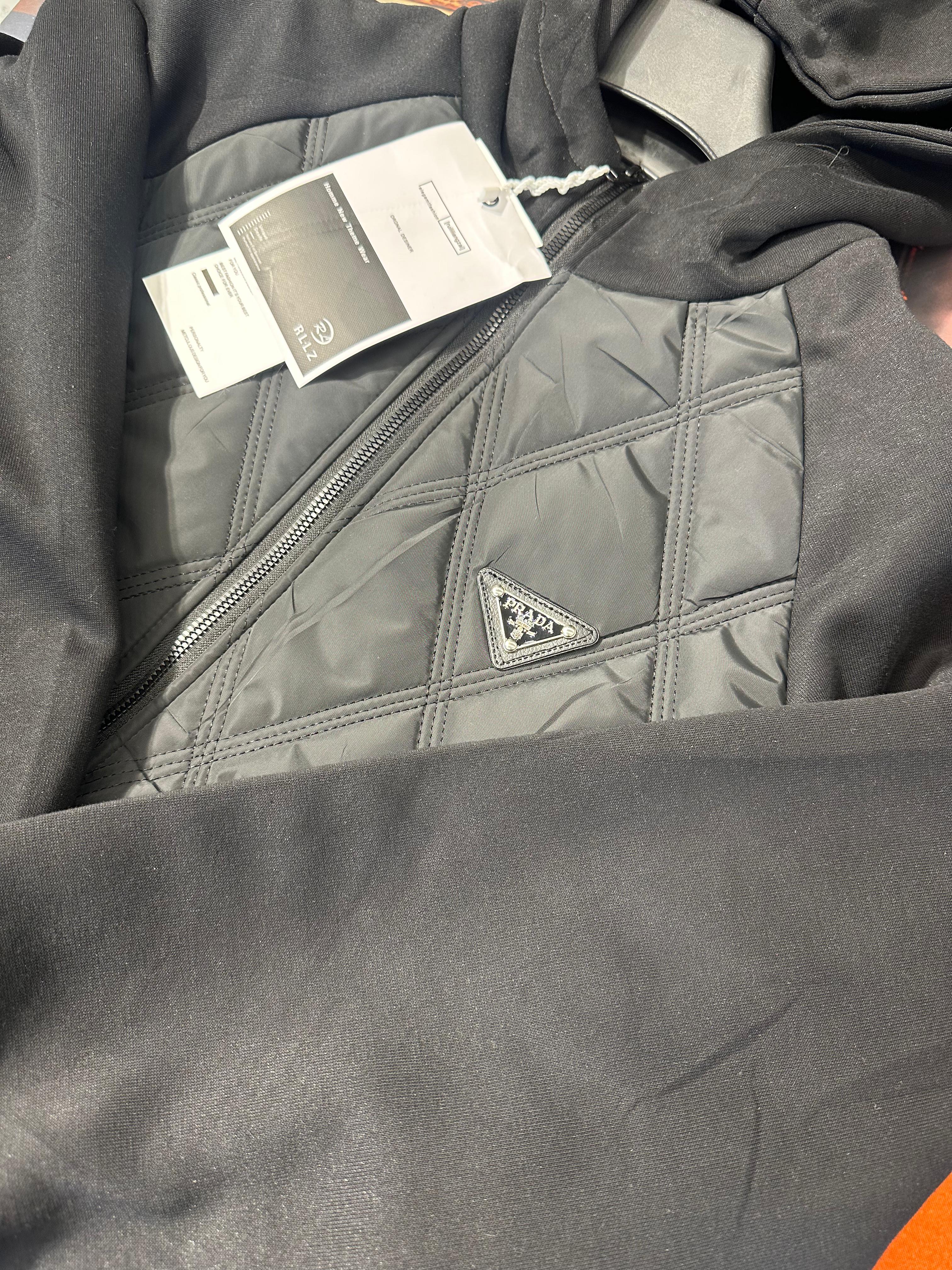 WhatsAppImage2025-01-21at22.12.03 Parada High Quality Super Soft Zipper Puffer Jacket - Image 2