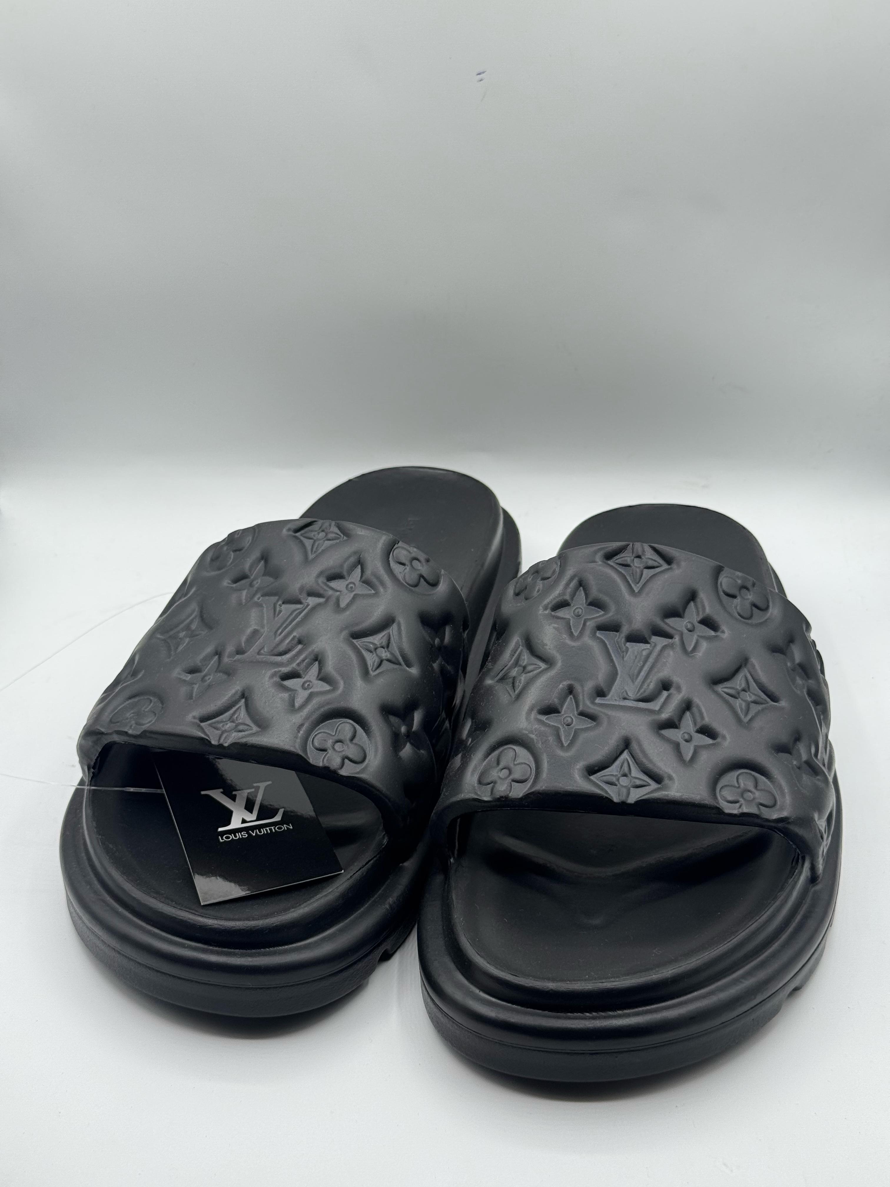 WhatsAppImage2025-03-03at20.54.11_48e25b42-544e-4c64-bc00-c93b28fce9b2 LV Premium Quality Medicated Black Slipper