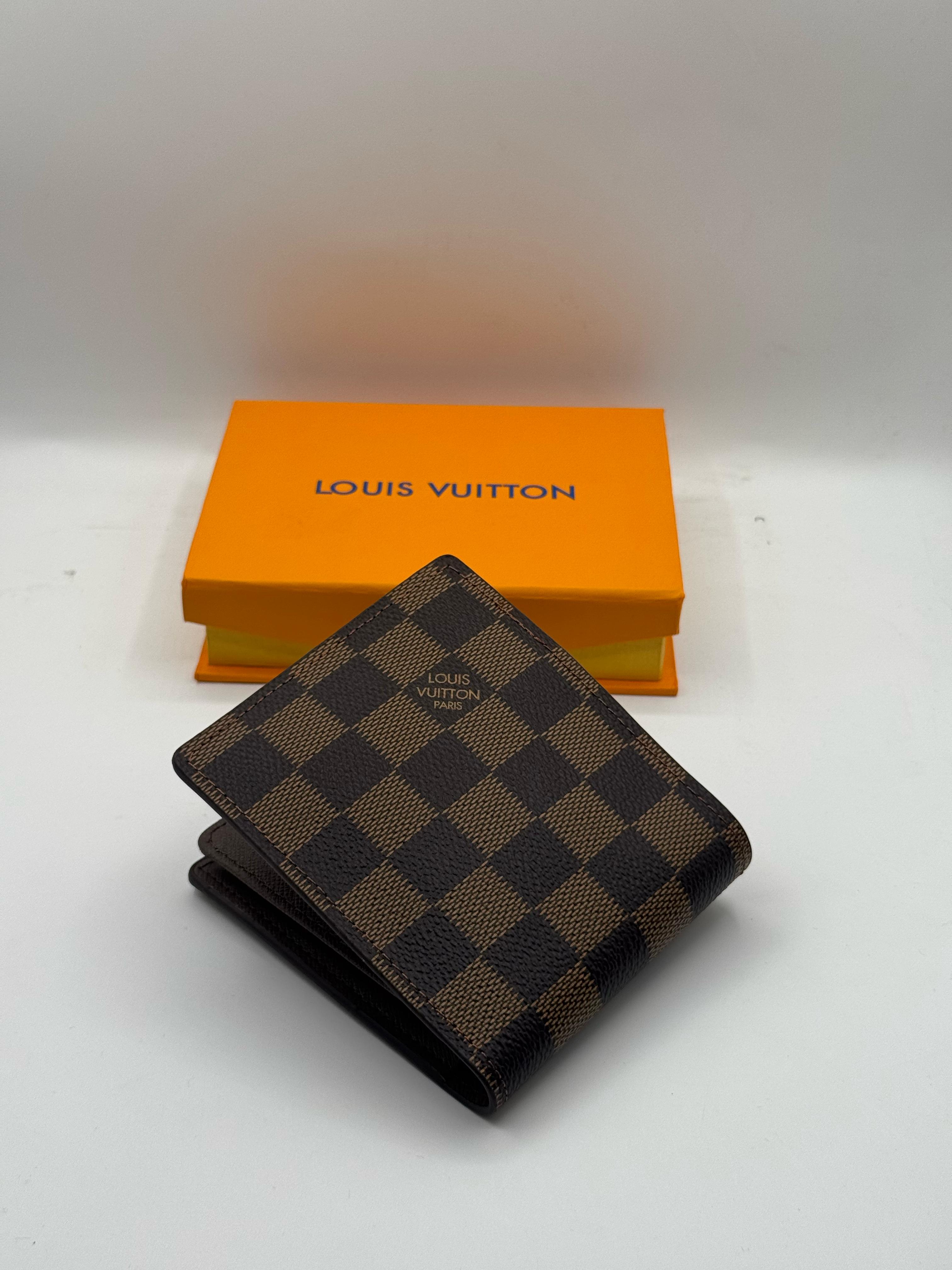 WhatsAppImage2025-04-05at14.40.35_1 LV Regular Style Check Printed High Quality Brown Leather Wallet - Image 2