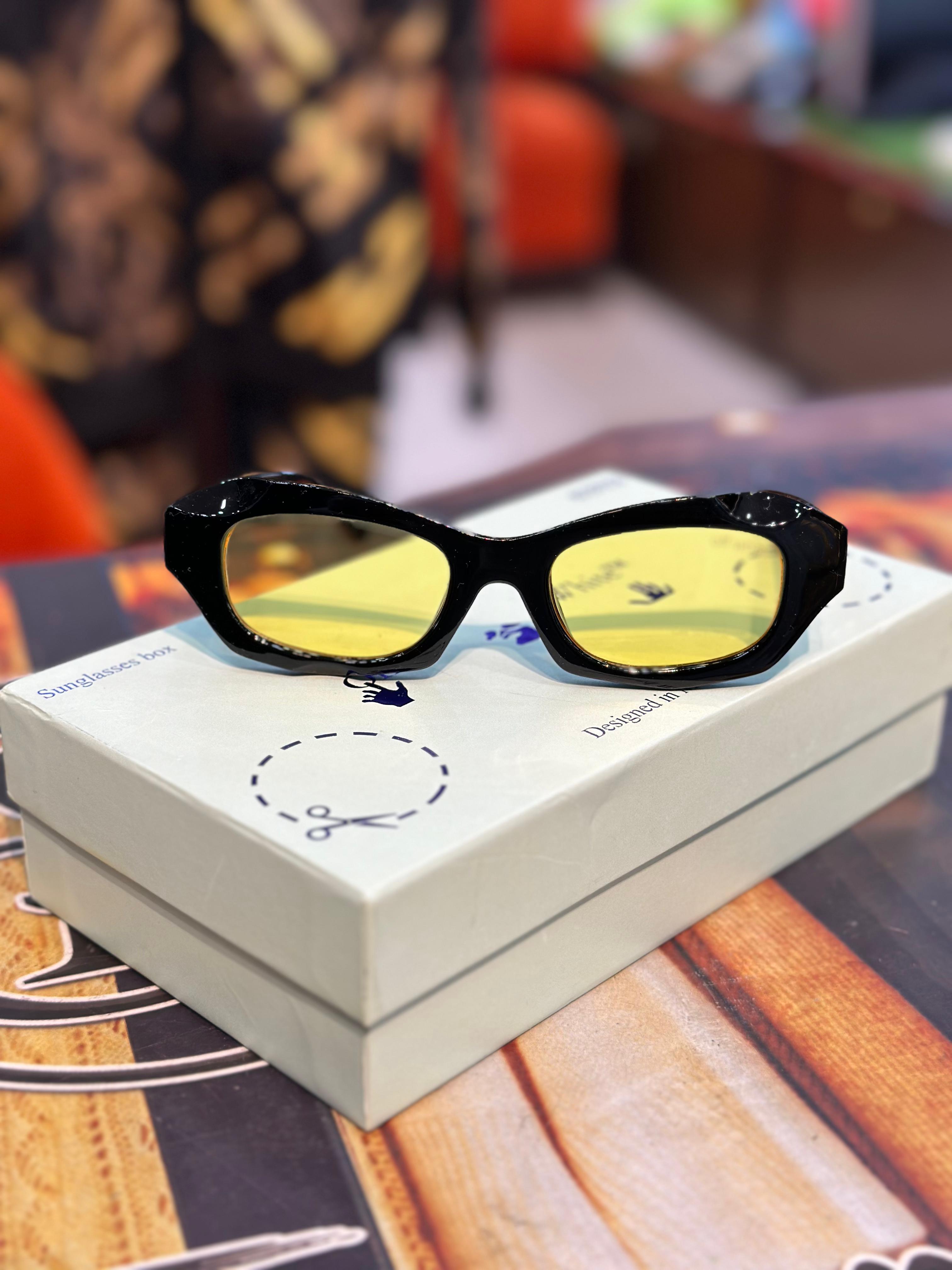 WhatsAppImage2025-05-12at21.10.41 Off white Luxury Premium Quality Sunglasses - Image 3